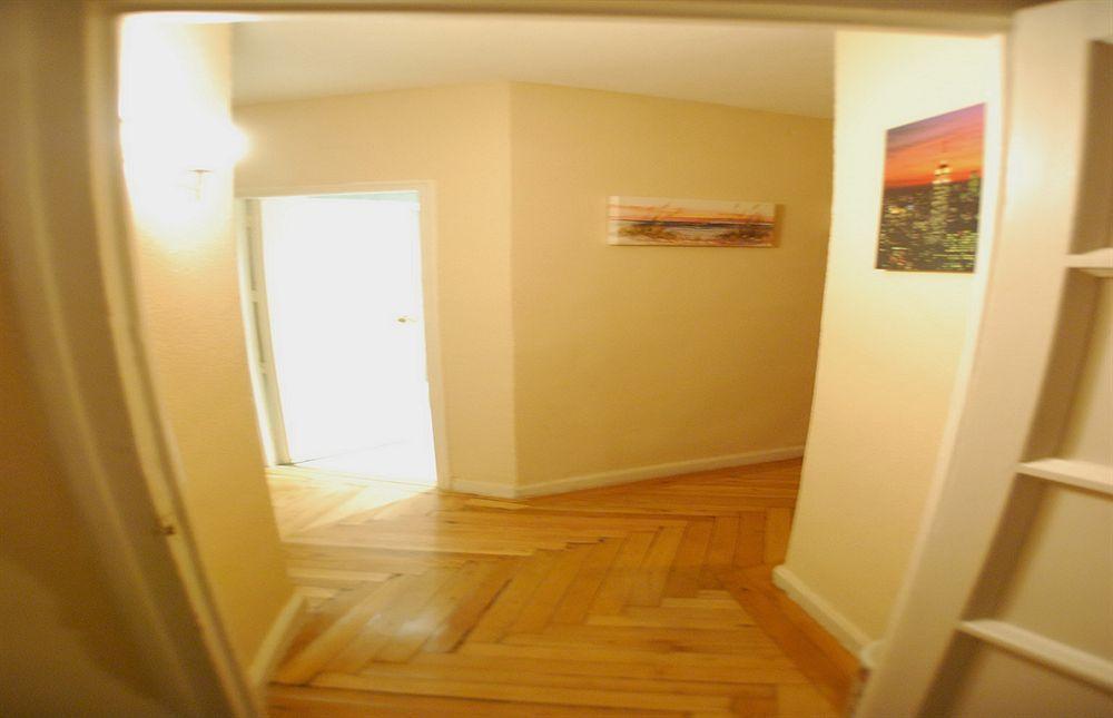 Apartamentos Aqui Me Quedo Мадрид Екстер'єр фото