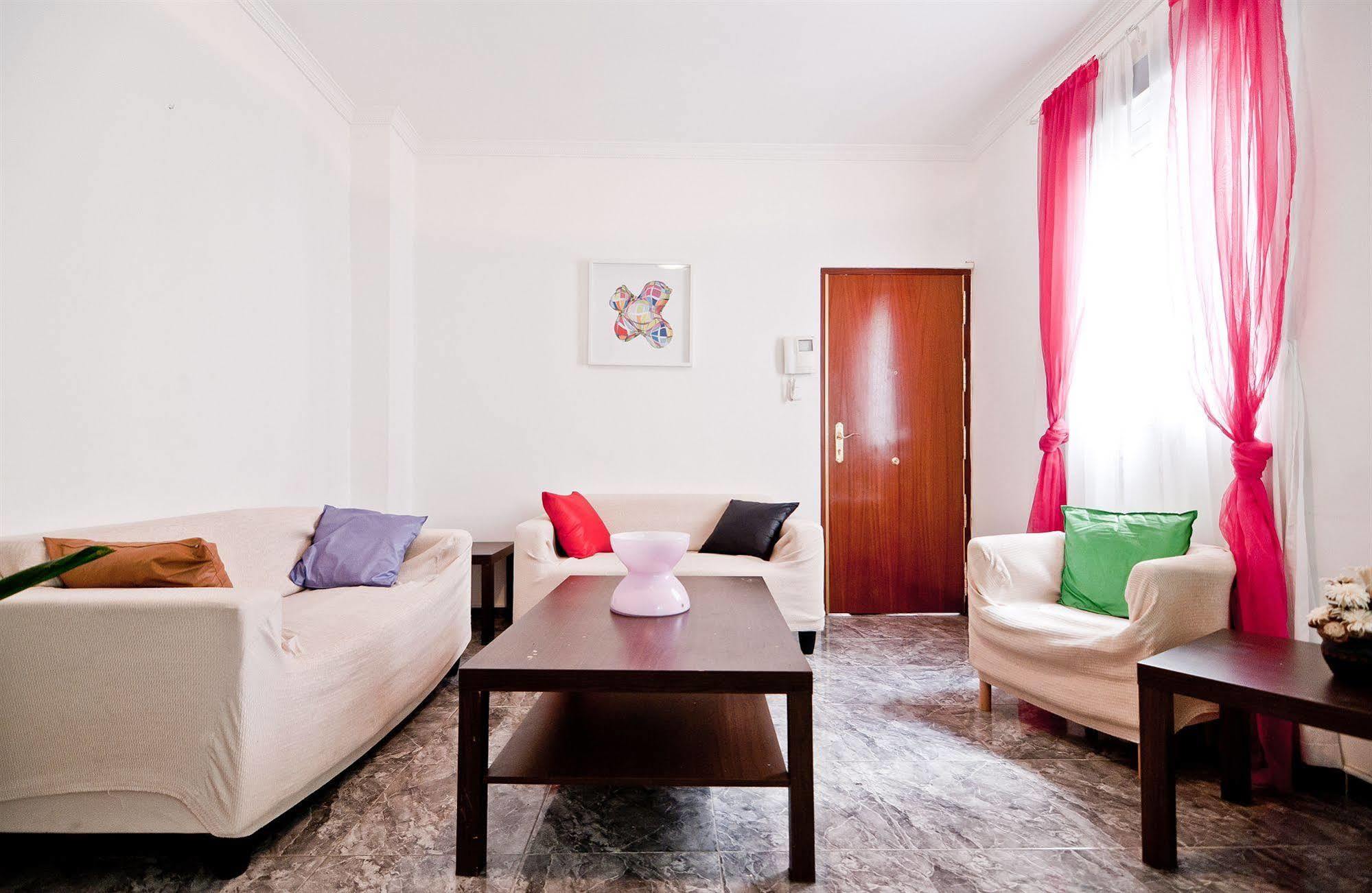 Apartamentos Aqui Me Quedo Мадрид Екстер'єр фото