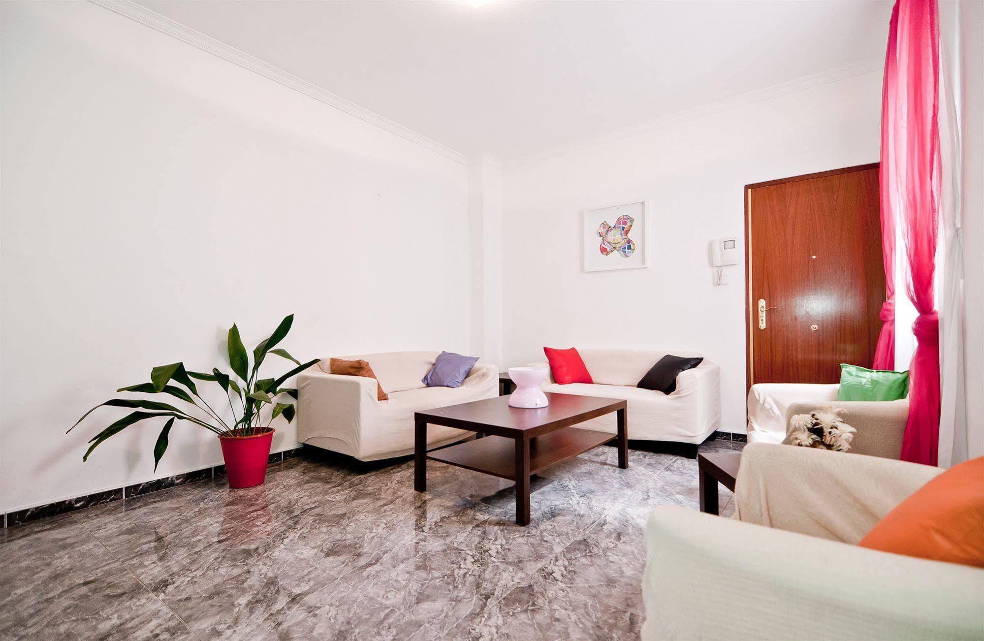 Apartamentos Aqui Me Quedo Мадрид Екстер'єр фото