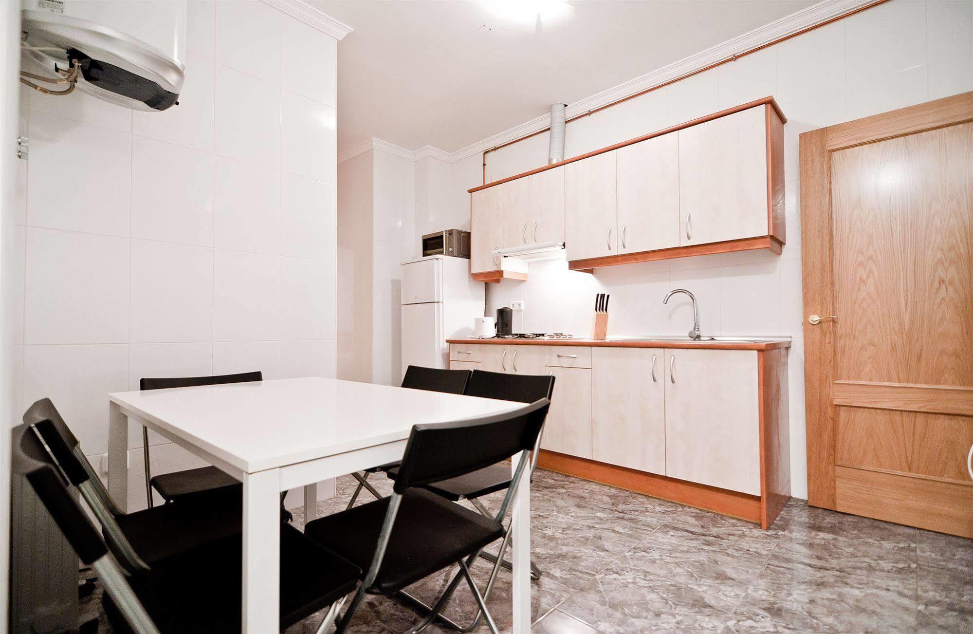 Apartamentos Aqui Me Quedo Мадрид Екстер'єр фото