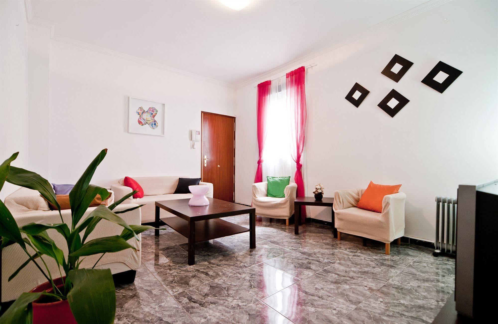 Apartamentos Aqui Me Quedo Мадрид Екстер'єр фото