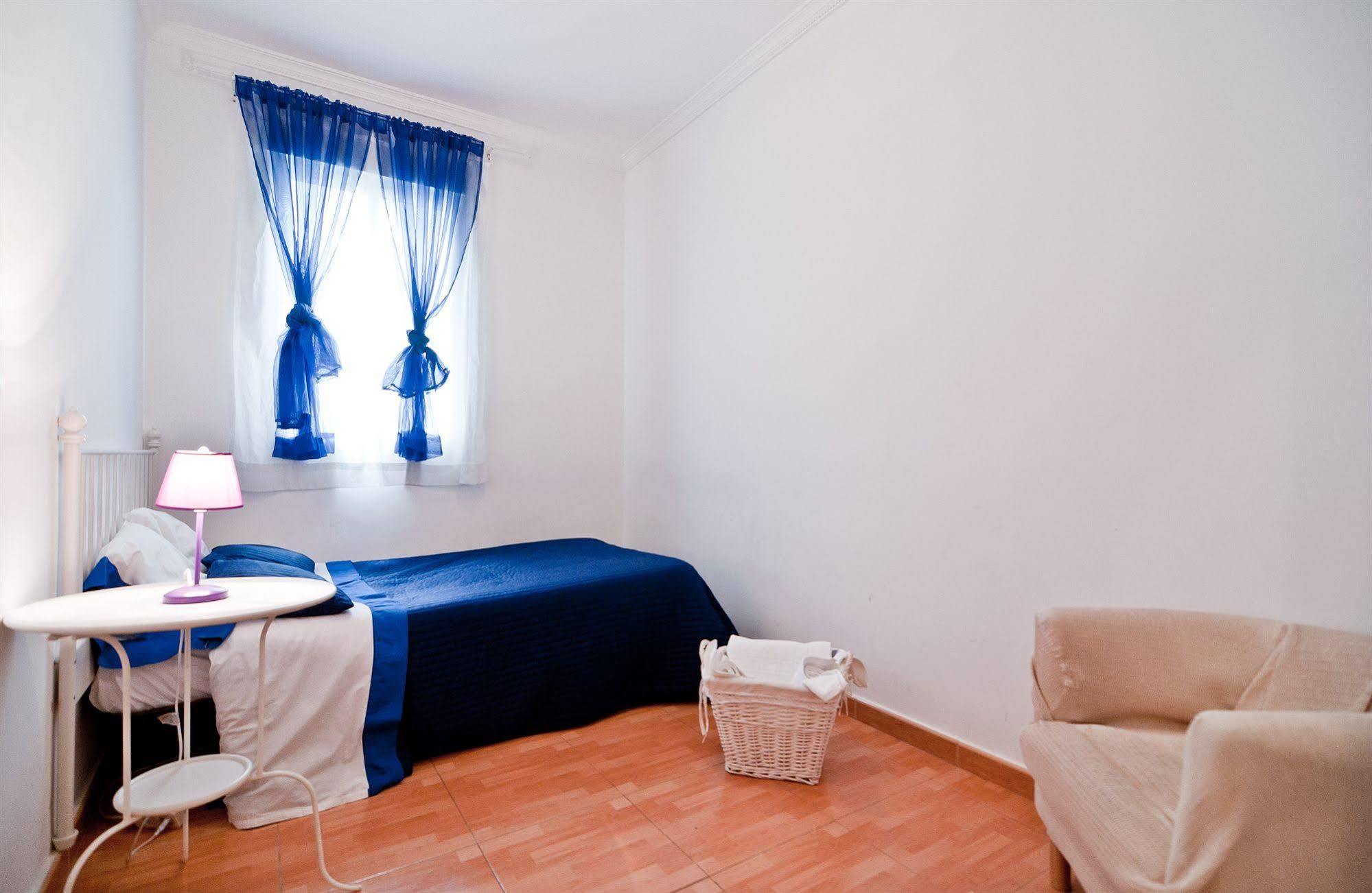 Apartamentos Aqui Me Quedo Мадрид Екстер'єр фото